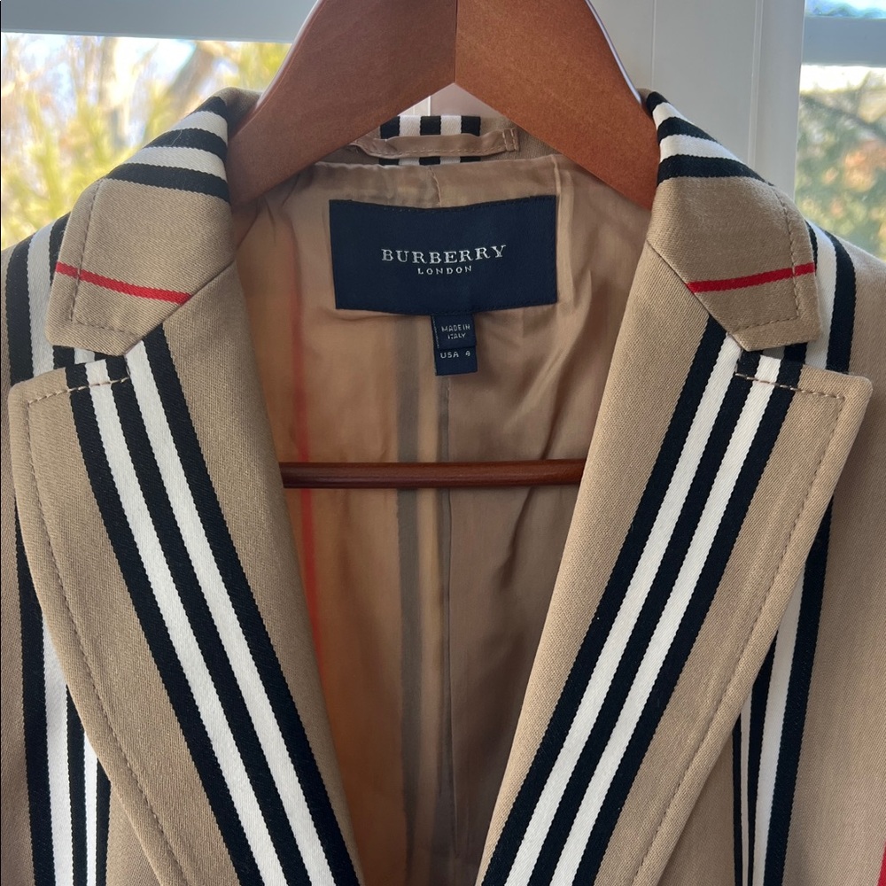 Burberry Women's Multicolor Striped Blazer in Excellent Condition - Picture 3 of 11